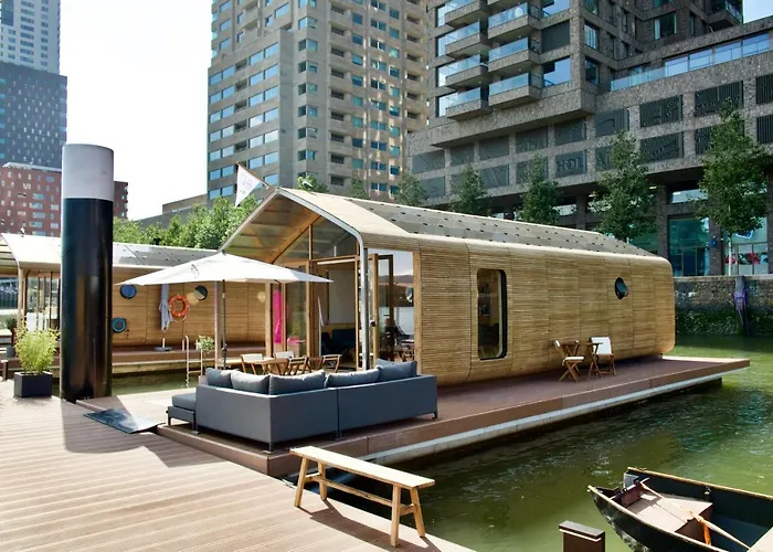 Wikkelboats at Floating Rotterdam Rijnhaven Villa